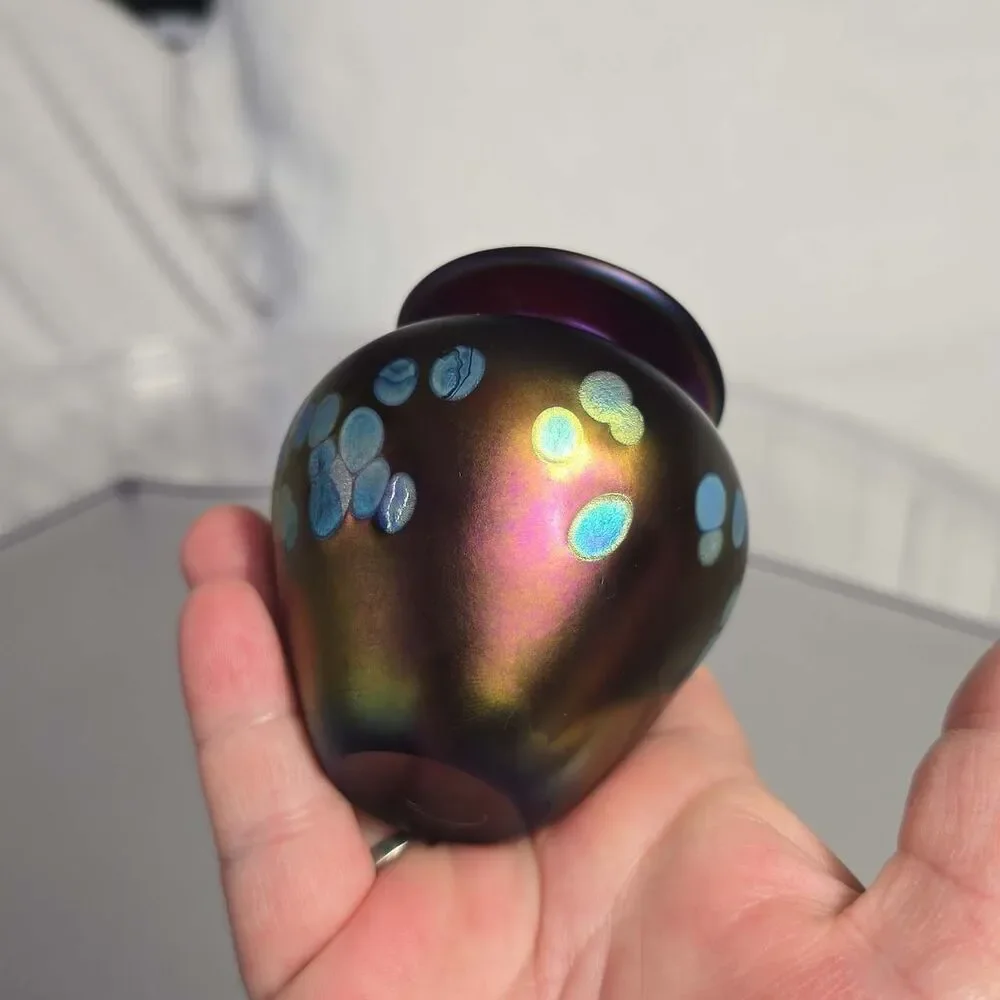 Stunning Iridescent Metallic Oil Spot Art Glass Vase Artist Signed Vintage 3" - Picture 12 of 16